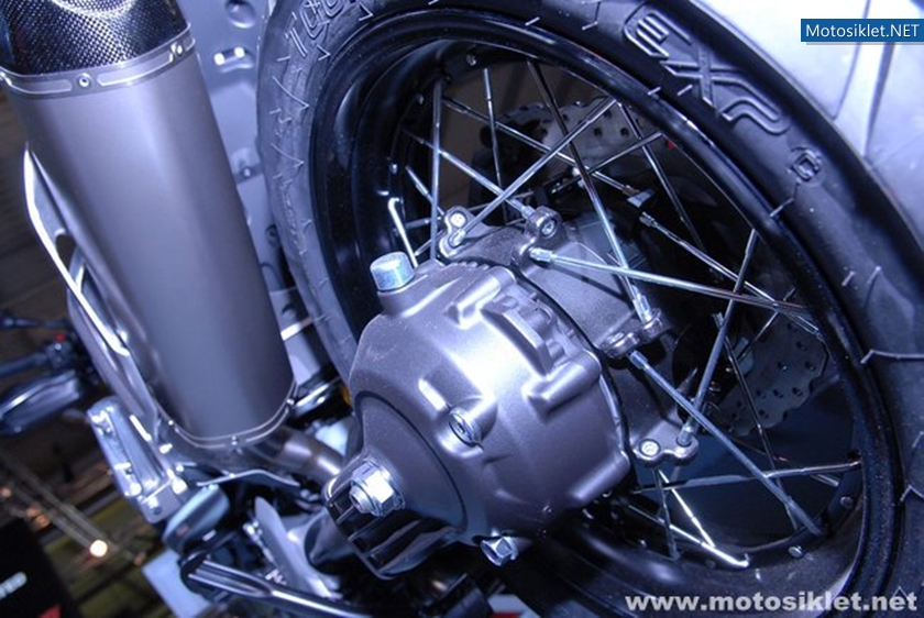 Yamaha-Standi-Eicma-2010-034