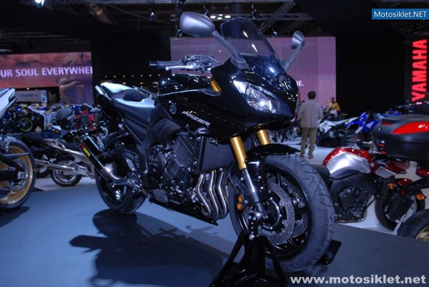 Yamaha-Standi-Eicma-2010-035