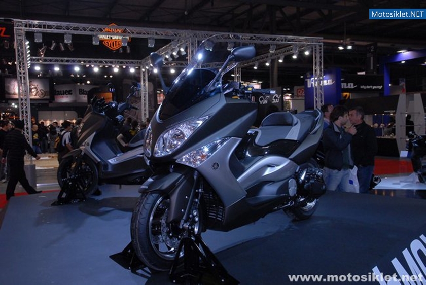 Yamaha-Standi-Eicma-2010-037