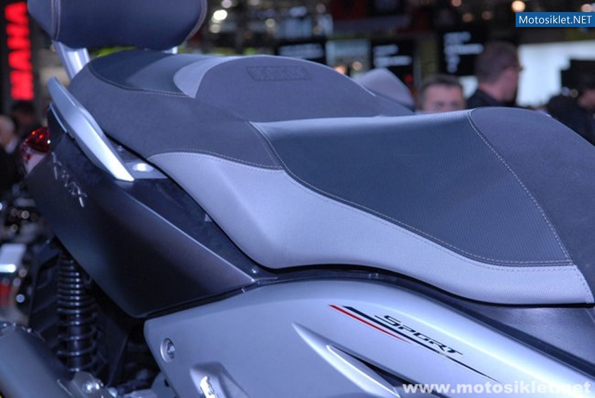 Yamaha-Standi-Eicma-2010-038