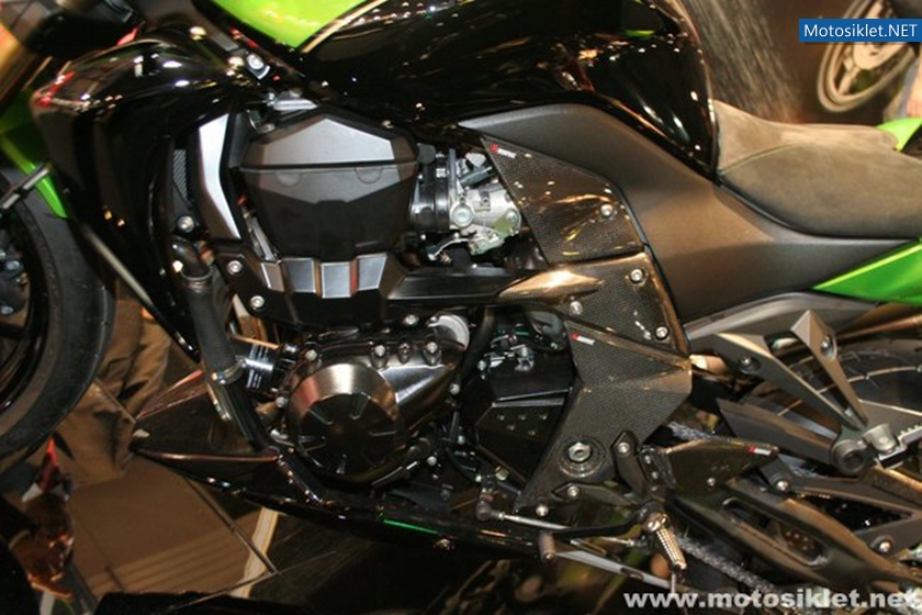 Kawasaki-Standi-Eicma-2010-004