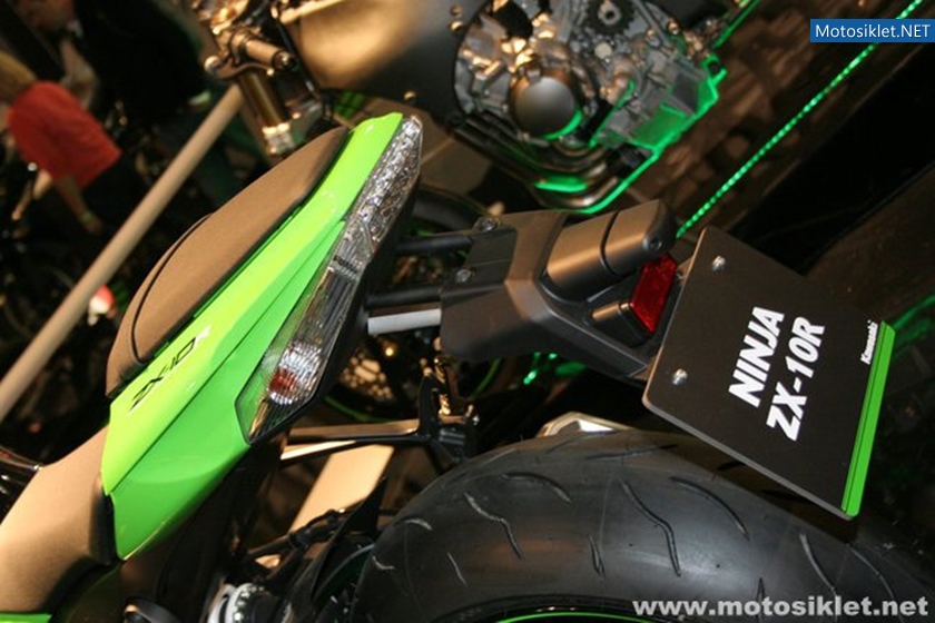 Kawasaki-Standi-Eicma-2010-007