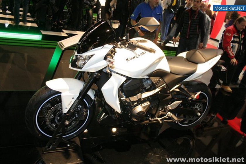 Kawasaki-Standi-Eicma-2010-010