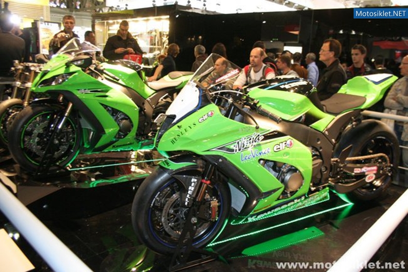 Kawasaki-Standi-Eicma-2010-017