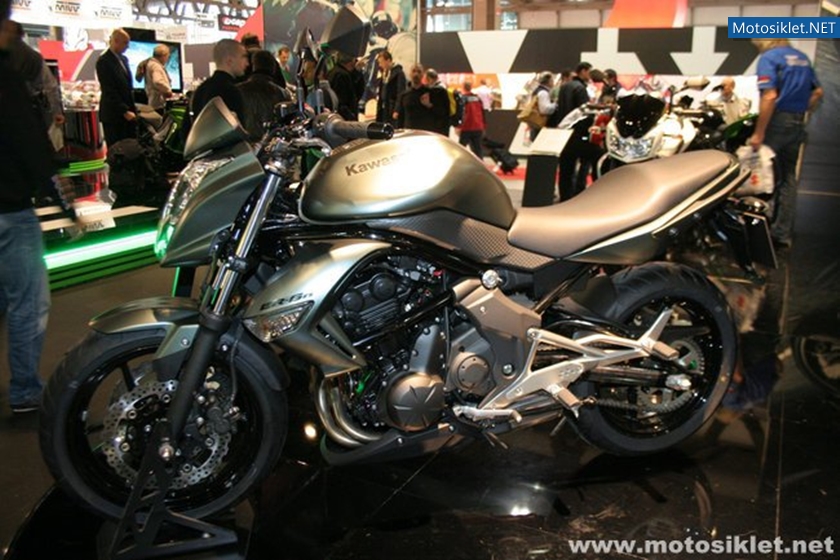 Kawasaki-Standi-Eicma-2010-018