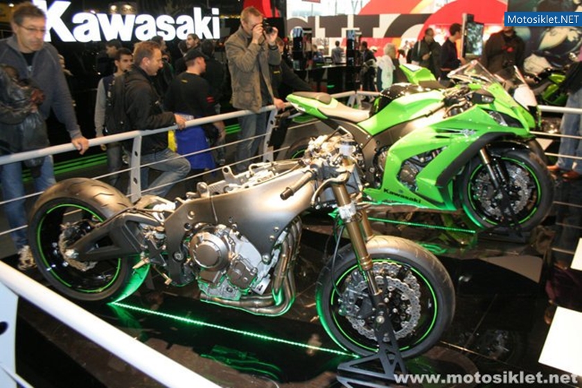 Kawasaki-Standi-Eicma-2010-019