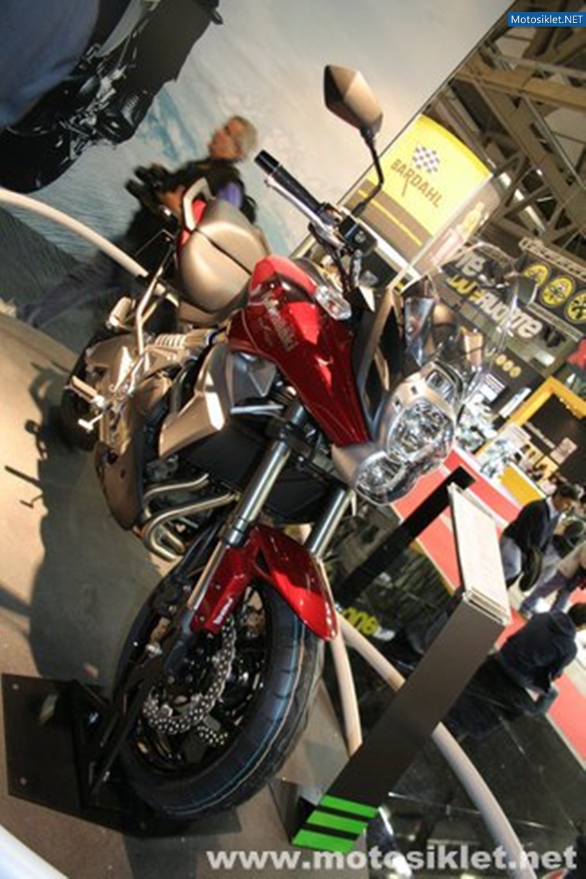 Kawasaki-Standi-Eicma-2010-020