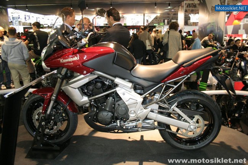 Kawasaki-Standi-Eicma-2010-024