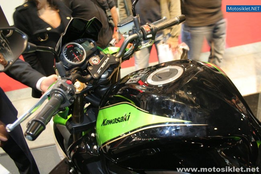 Kawasaki-Standi-Eicma-2010-028