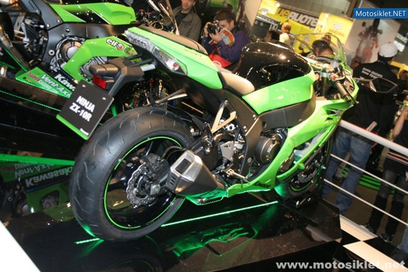 Kawasaki-Standi-Eicma-2010-034