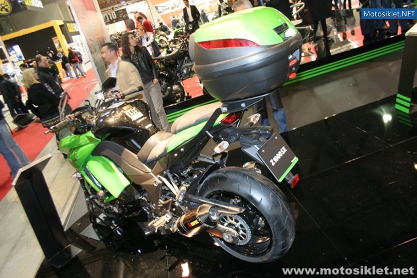 Kawasaki-Standi-Eicma-2010-046