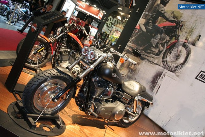 Harley-Davidson-Standi-Eicma-2010-003