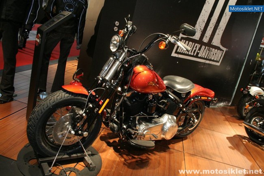 Harley-Davidson-Standi-Eicma-2010-034