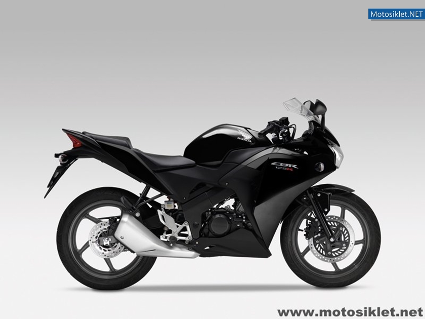 2011-Honda-CBR125R-003