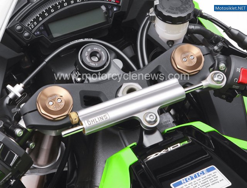 Kawasaki-ZX-10R-2011-002