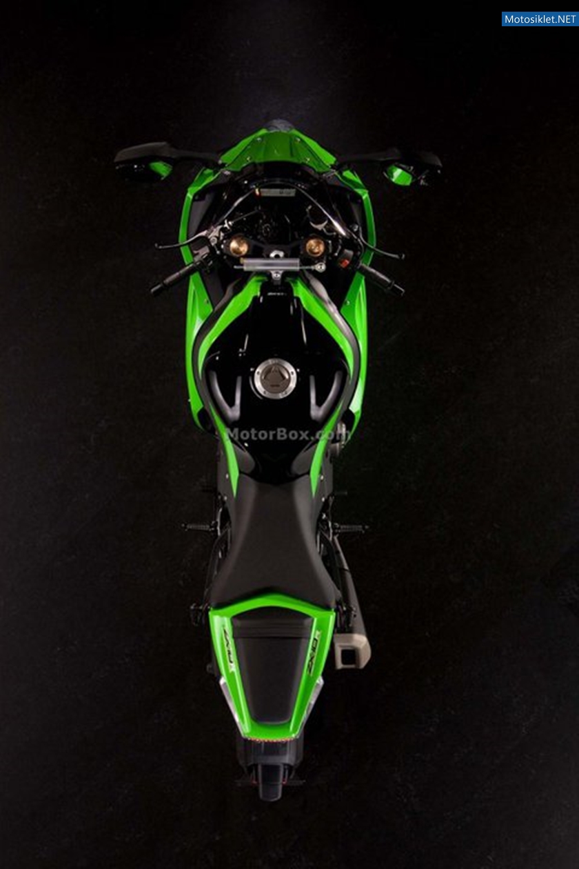 Kawasaki-ZX-10R-2011-009