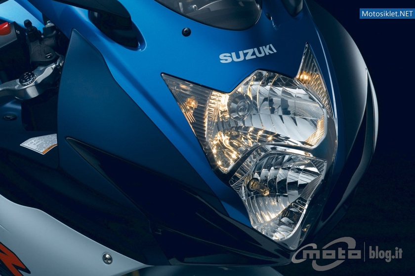 Suzuki-GSX-R600Suzuki-GSX-R-750-2011-026