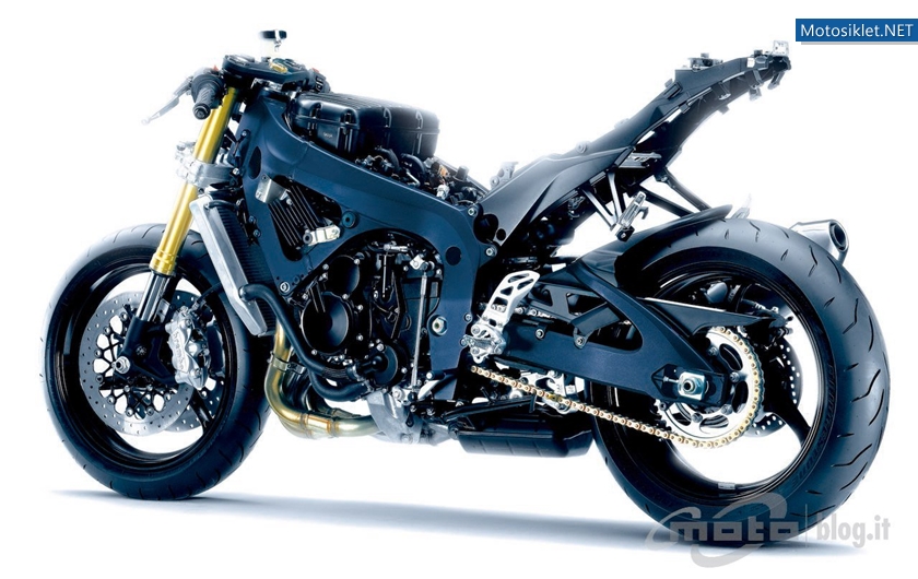 Suzuki-GSX-R600Suzuki-GSX-R-750-2011-043