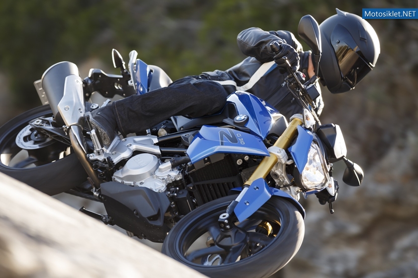 bmw-g310r-breaks-cover-looks-perfect-video-photo-gallery_54