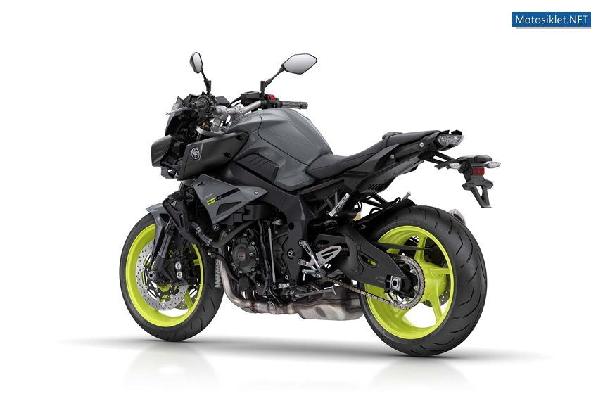 2016-Yamaha-MT-10-02