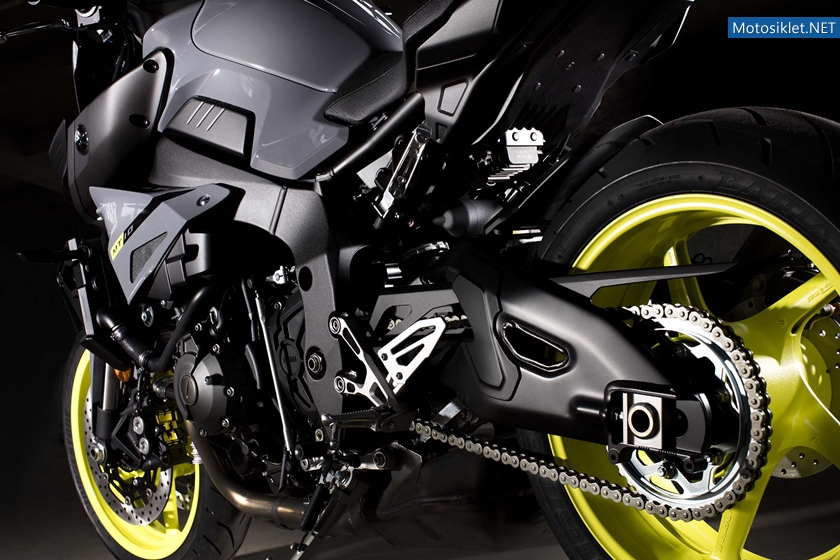 2016-Yamaha-MT-10-details-05