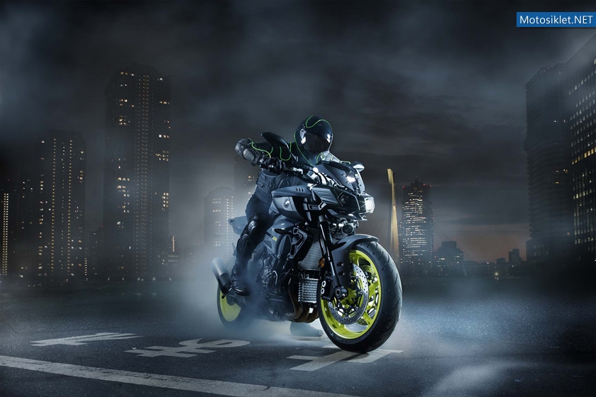 2016-Yamaha-MT-10-static-02